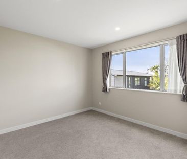 Brand new family home in One Tree Hill - Photo 3