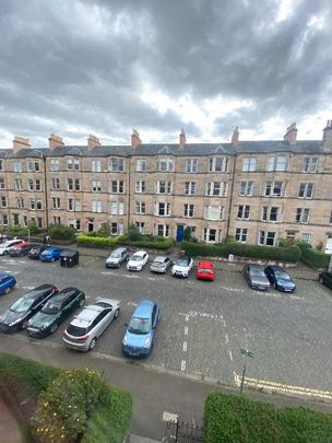 3 bedroom flat to rent - Photo 1