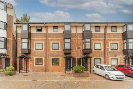 5 bedroom terraced house to rent - Photo 4