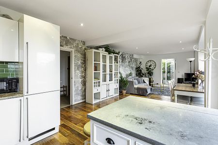 3 bedroom flat to rent - Photo 3