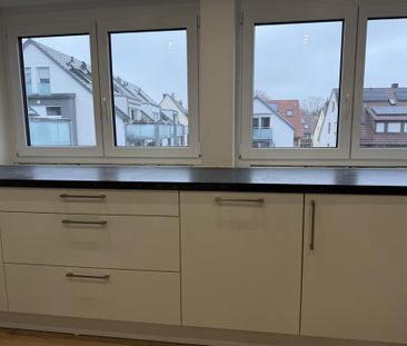 Modernisierte 4-Zimmer-Dachgeschosswohnung (ca. 76 m²) mit großem B... - Photo 4