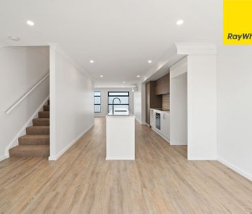 The Crossing at Coombs - Brand new Tri-level Townhouse - Photo 1