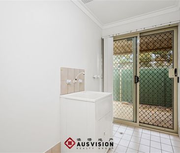 Charming 3-Bedroom Villa Near Curtin University and Westfield Carousel - Photo 1