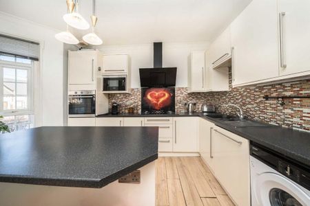 2 bedroom flat to rent - Photo 4