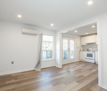 204 Sanford Ave S, Hamilton - All Inclusive 2 Bedroom Apartment - Photo 2