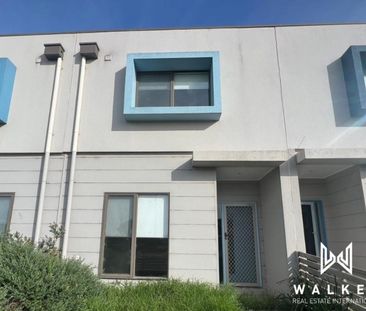 Modern Living Townhouse! - Photo 1