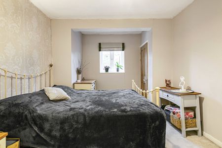 Alexandra Road, Englefield Green, Egham, Surrey, TW20 0RR - Photo 4