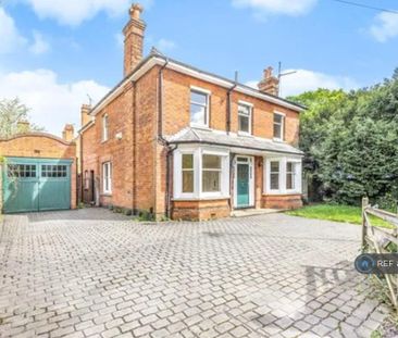 1 bedroom in a house share to rent - Photo 1
