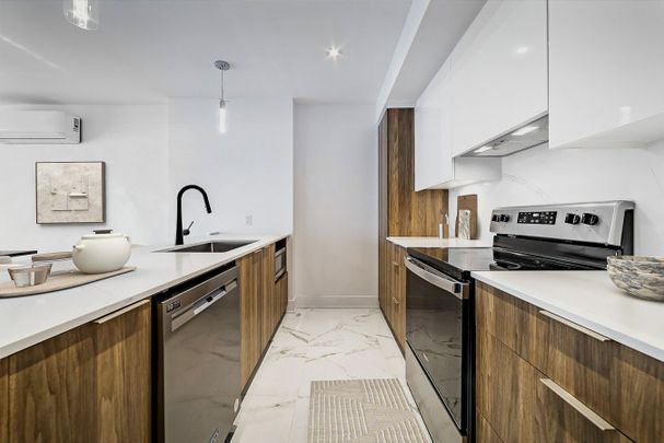 Condo for rent, Pointe-Claire - Photo 1