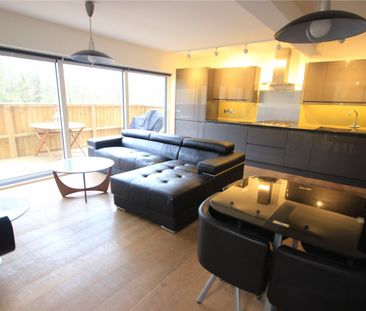 Elmcroft Crescent, - Photo 6