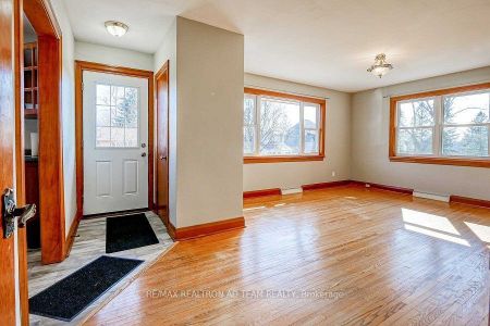 For Lease - 114 Arlington Avenue Unit# Main, Oshawa, Ontario - Photo 2