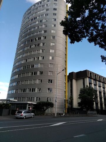 Central Auckland w/ Pool & Gym! - Photo 3