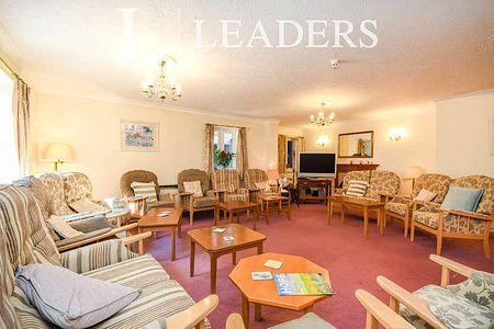 St. Catherines Court, Windhill, Bishop's Stortford, CM23 - Photo 3