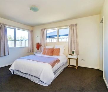 Three car Garaging! - Photo 6