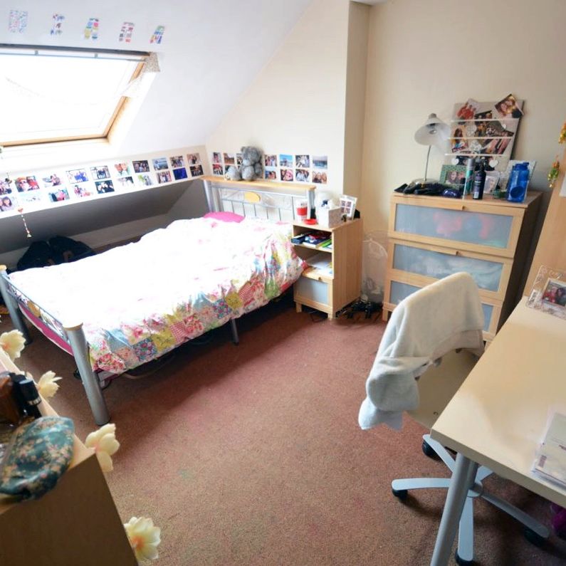 9 Bed - 42 Hanover Square, Leeds - LS3 1BQ - Student - Photo 1