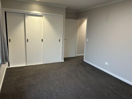 Four bedroom family home in sought after location - Photo 4