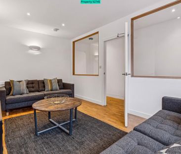 6 bedroom end of terrace house to rent - Photo 2