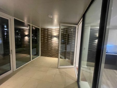 Room in a Shared Flat, Amour Court, NW10 - Photo 3