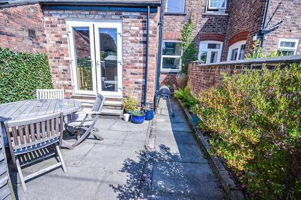 2 bedroom terraced house to rent - Photo 1
