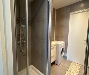 Location Appartement 2 pièces 41m² PARIS 18ème - Photo 5