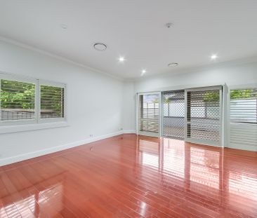 Executive 3 Bedroom Home - Moments From Camden! - Photo 1