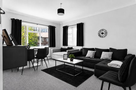 2 Bed Flat, North End Road, HA9 - Photo 2