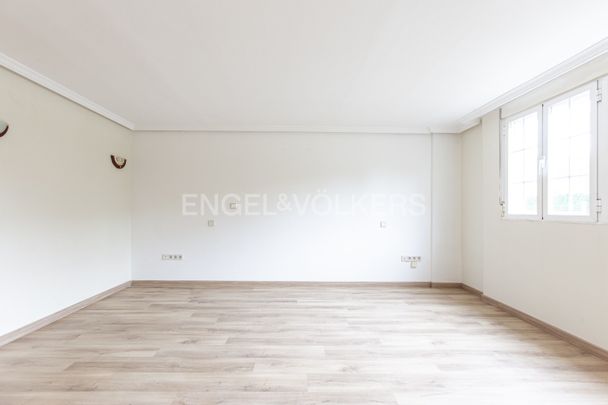 Casa o chalet de alquiler en Calle Rio Tajo, Parque Boadilla - Photo 1