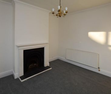 2 bed House - Mid Terrace for Rent - Photo 1