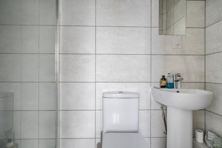 3 bedroom property to rent - Photo 2