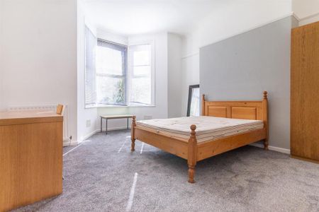 6 bedroom terraced house to rent - Photo 5