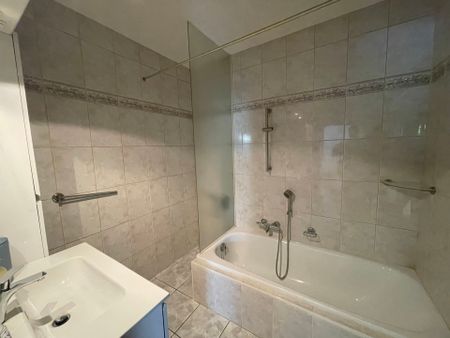 EREMBODEGEM - Gelijkvloers appartement met garage. - Photo 5