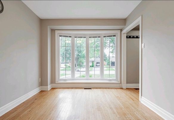 For Lease - 1081 Pearson Drive, Oakville, Ontario - Photo 1