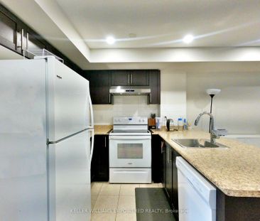 Condo Townhouse For Lease | N8122794 - Photo 2