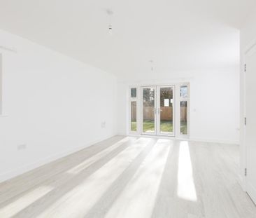 3 bedroom terraced house to rent - Photo 2