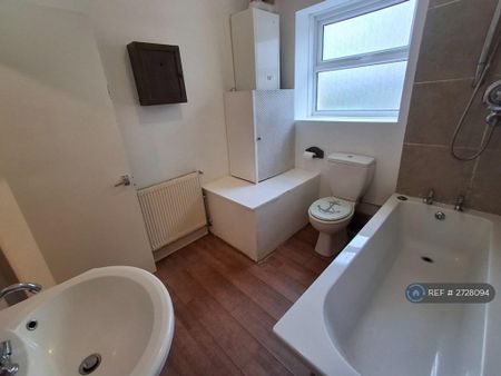 2 bedroom maisonette to rent - Photo 5