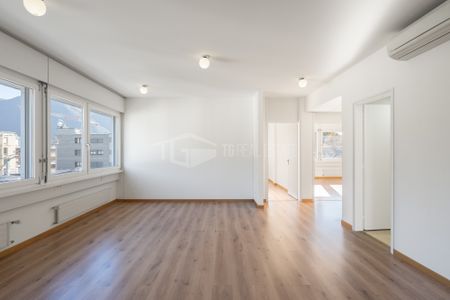 LUMINOSO 3.5 LOCALI IN ZONA CENTRALE - Foto 2