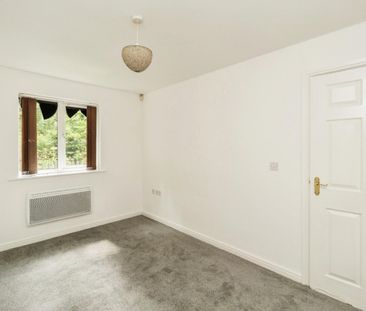 2 bedroom Flat To Let - Photo 6