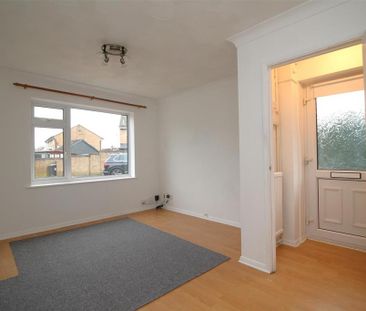 2 bedroom semi-detached house to rent - Photo 2