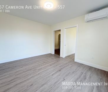 STYLISH 2 BEDROOM/1 BATH APARTMENT IN A RENOVATED BUILDING + HYDRO - Photo 4