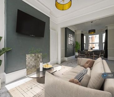 4 bedroom semi-detached house to rent - Photo 1