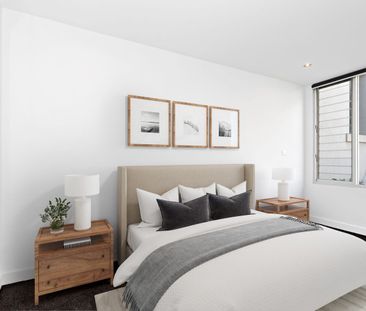 Modern Two-Bedroom Townhouse with Balcony and Secure Garage - Photo 5