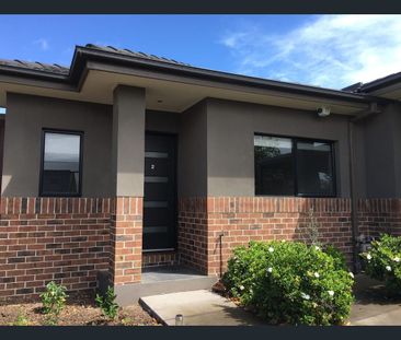 Modern & Convenient Living in a Great Reservoir Location - Photo 4