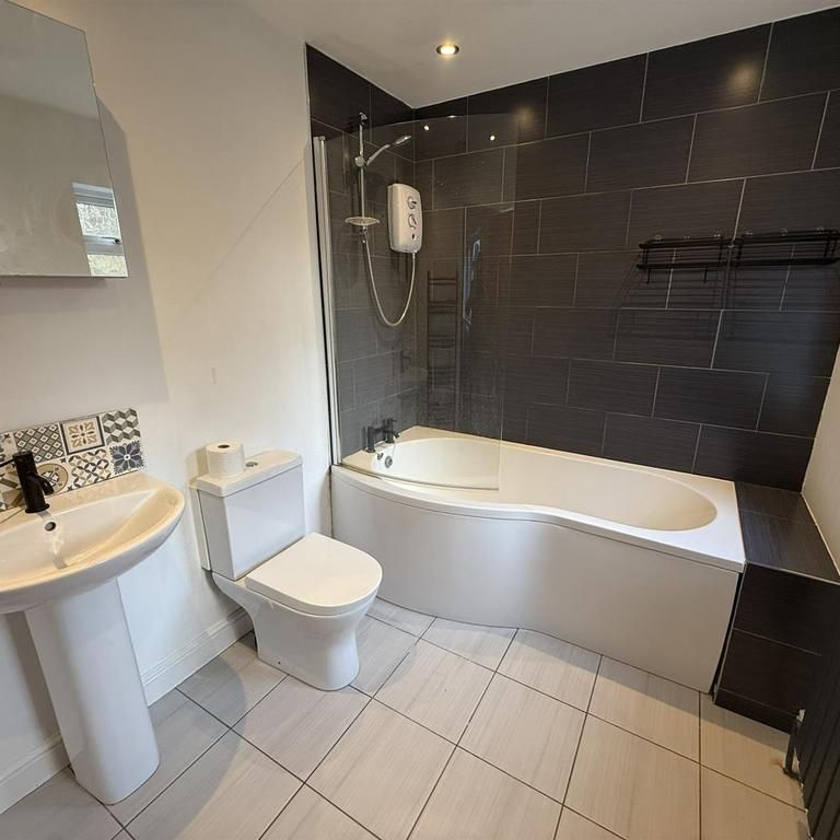 3 bedroom terraced house to rent - Photo 1