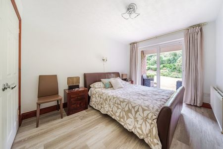 Raylands Mead, Gerrards Cross, Buckinghamshire,SL9 - Photo 4