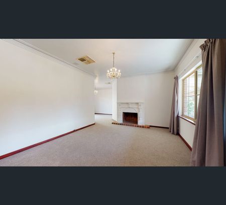 16 Bentley Close, Mount Claremont, WA 6010 - Photo 2