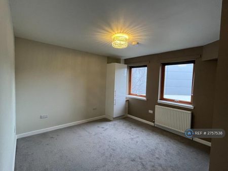 3 bedroom flat to rent - Photo 3