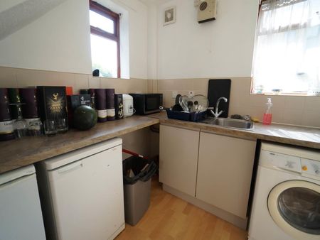 9 Craig Y Don Road - Photo 4