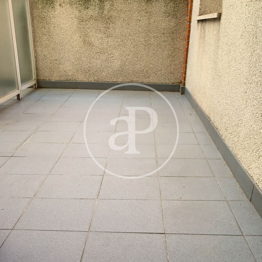 Flat for rent in Calle Antonio Pérez - Photo 1