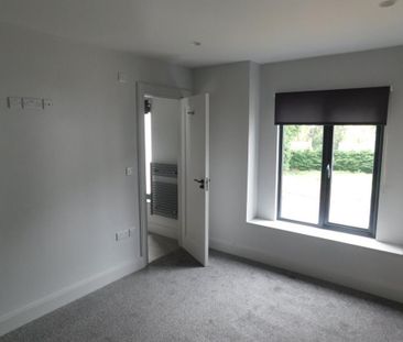 4 bedroom terraced house to rent - Photo 1