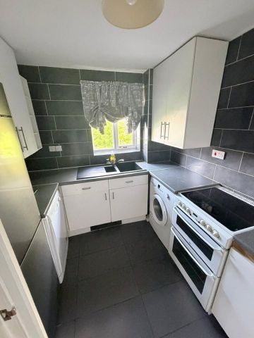 2 Bed Flat, Cherry Blossom Close, N13 - Photo 5